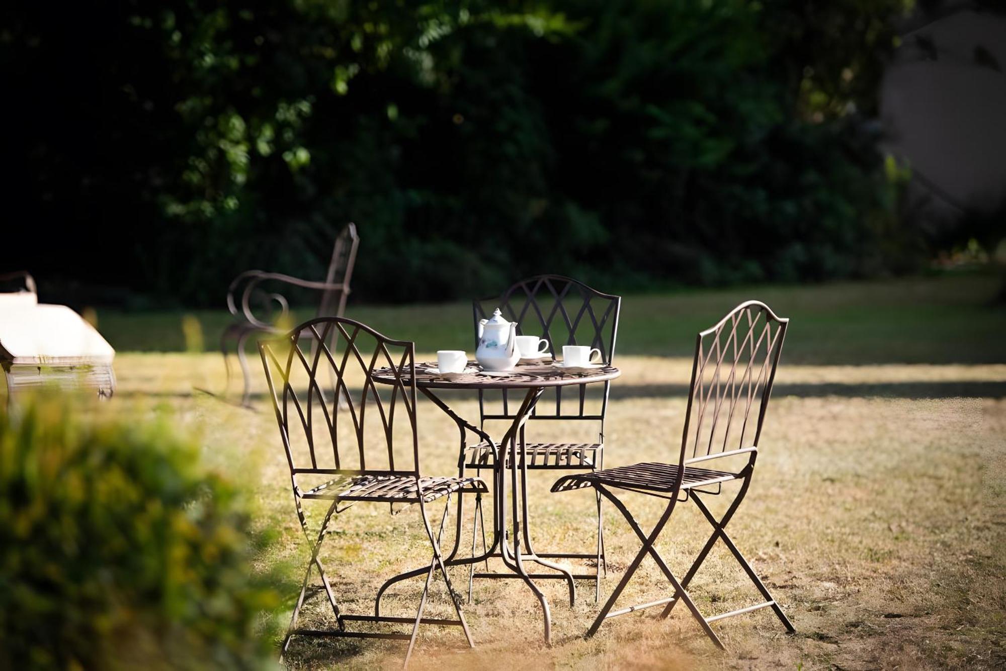Domaine De La Briouse Bed & Breakfast Sanxay Exterior foto